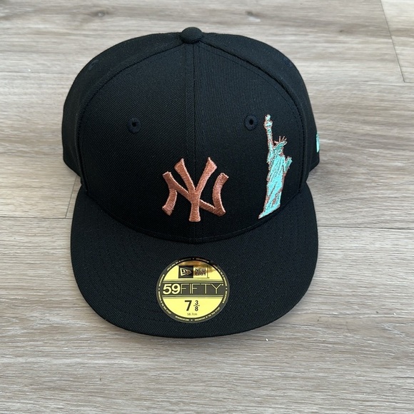 COPY - New Era 59 FIFTY Fitted "New York Yankees" Statue Of Liberty Copper - Picture 2 of 6